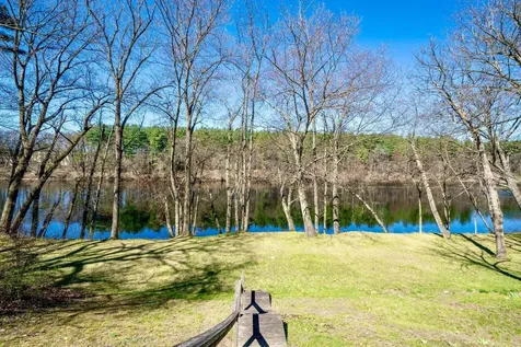 20 Gilcreast Drive Litchfield NH 03052