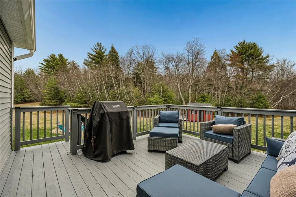 63 Chester Turnpike Hooksett NH 03106
