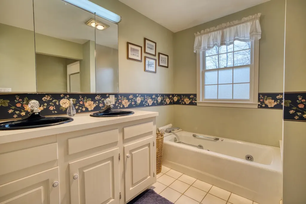 11 Robin Acres Drive Wolfeboro NH 03894