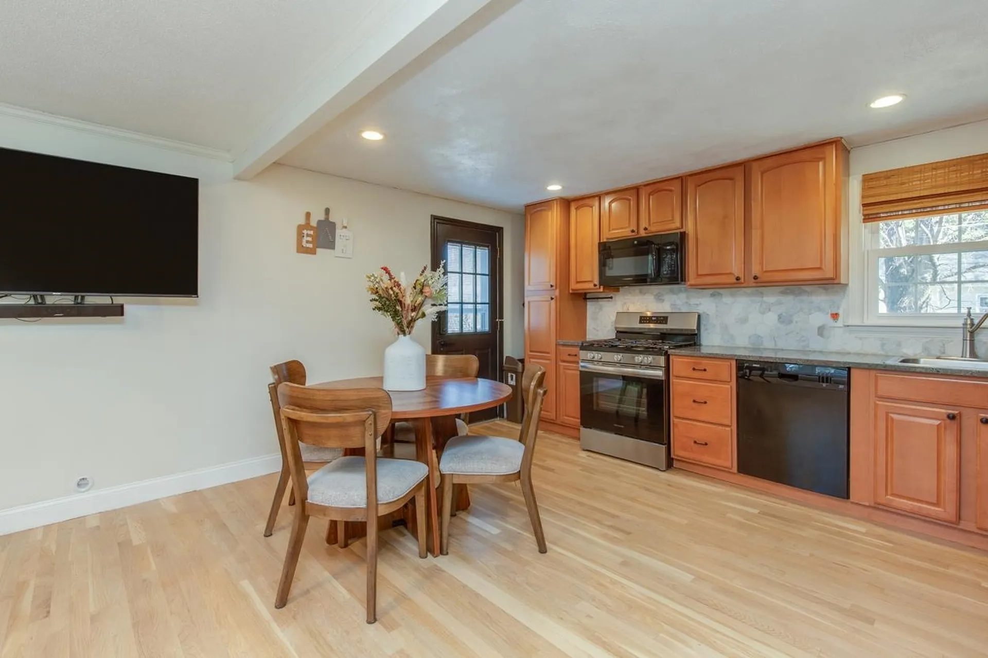 8 Kathy Drive Nashua NH 03062