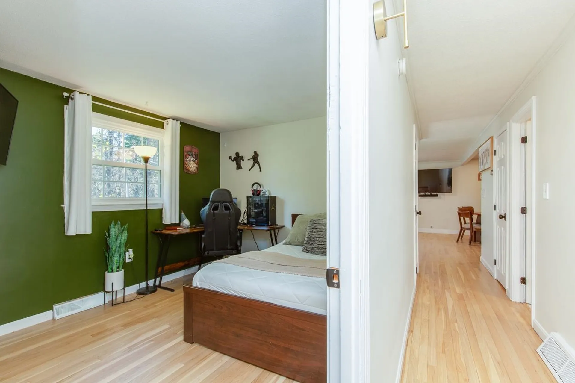 8 Kathy Drive Nashua NH 03062