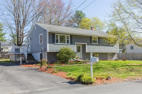 8 Kathy Drive Nashua NH 03062