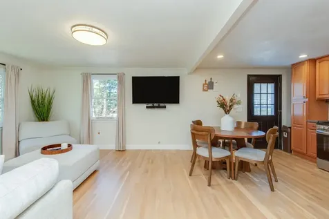 8 Kathy Drive Nashua NH 03062