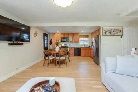 8 Kathy Drive Nashua NH 03062
