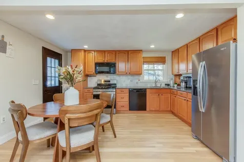 8 Kathy Drive Nashua NH 03062