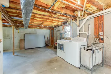 8 Kathy Drive Nashua NH 03062
