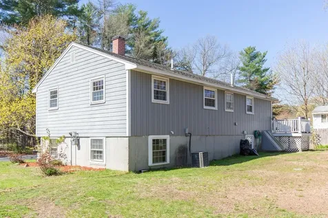 8 Kathy Drive Nashua NH 03062