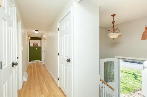 8 Kathy Drive Nashua NH 03062