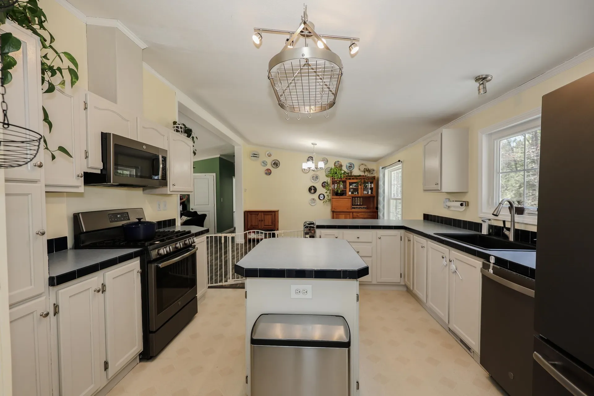 13 Jeffrey Drive Northwood NH 03261