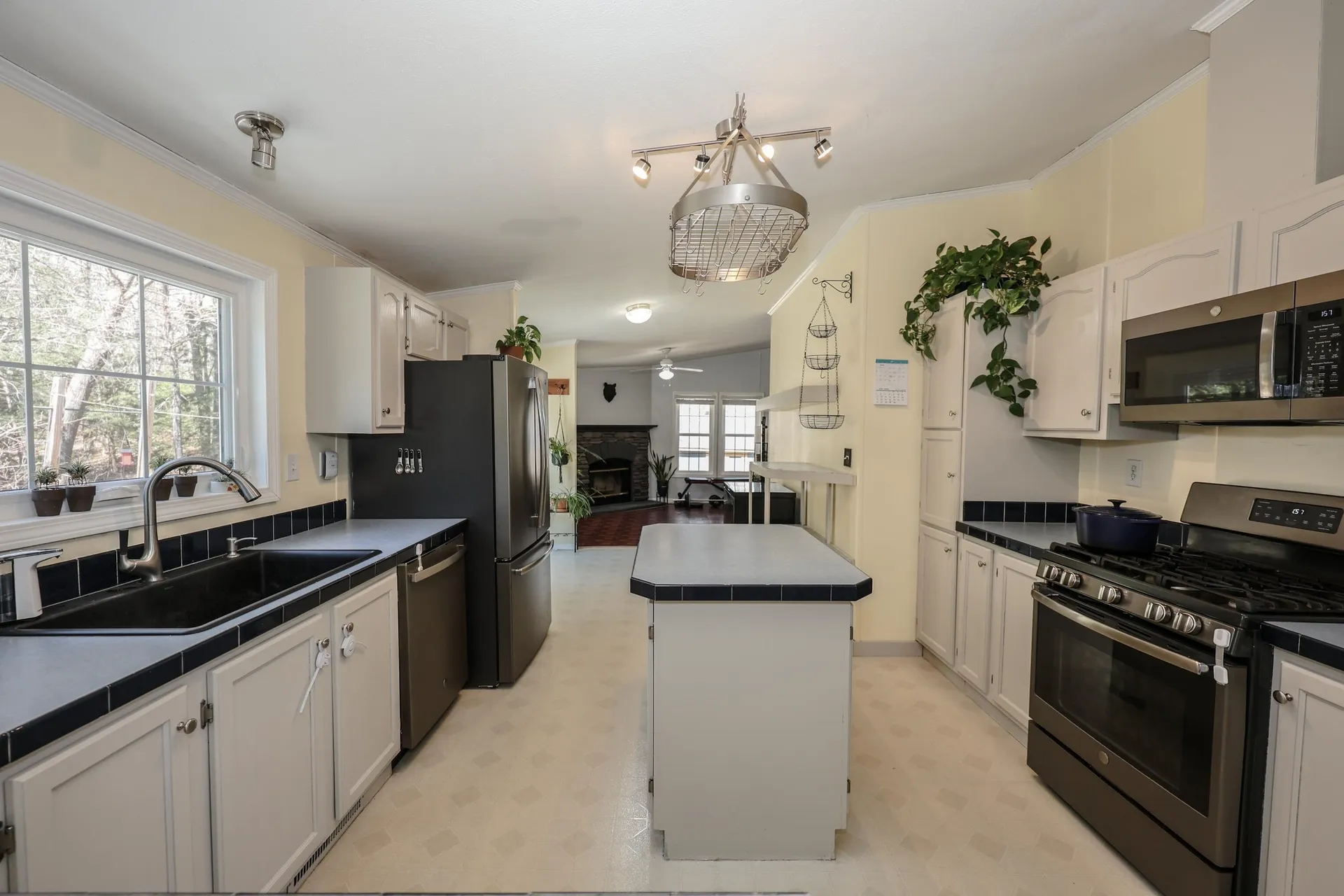 13 Jeffrey Drive Northwood NH 03261