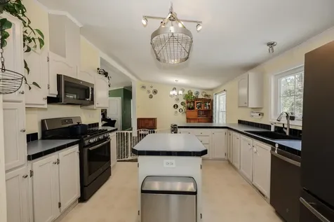 13 Jeffrey Drive Northwood NH 03261