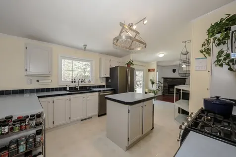 13 Jeffrey Drive Northwood NH 03261