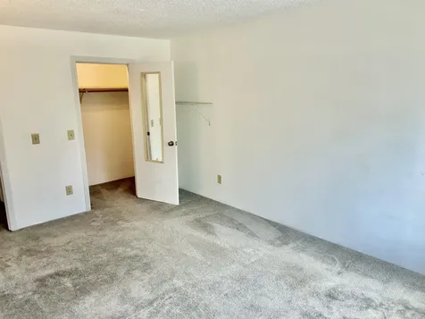 377 Huse Road Manchester NH 03103