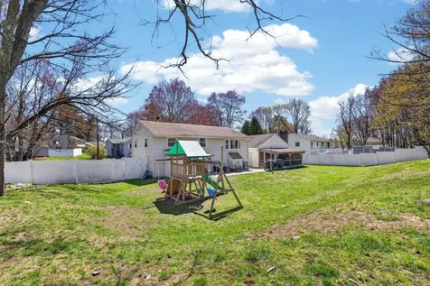 3 Pinewood Drive Merrimack NH 03054