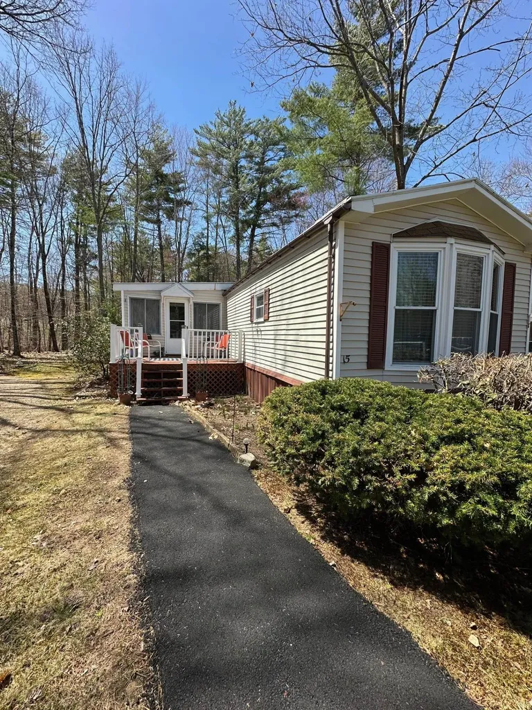 320 Old Lake Shore Road Gilford NH 03249
