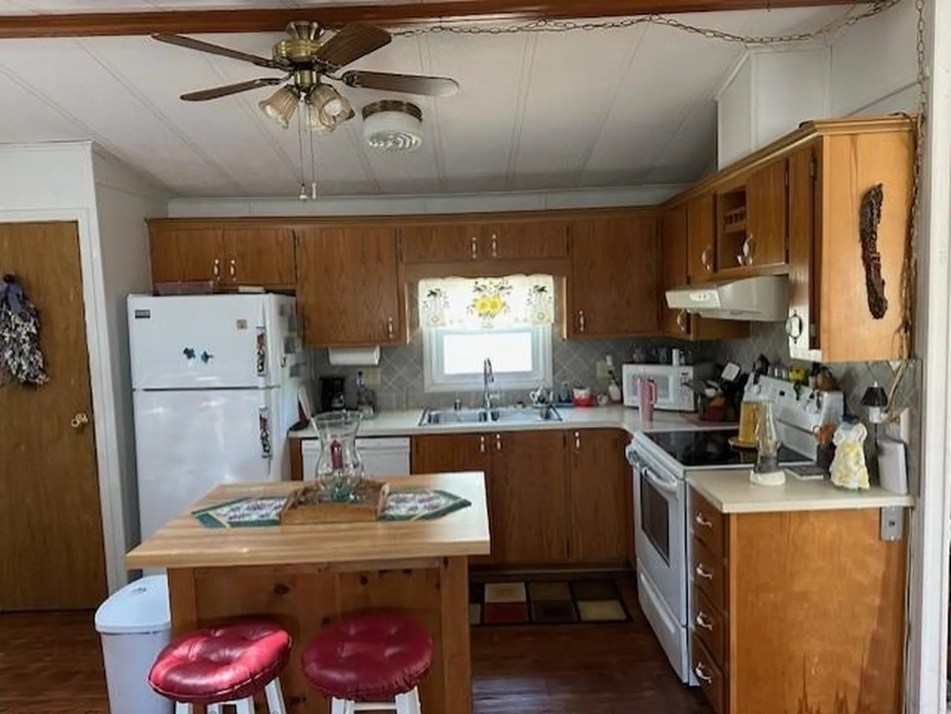 320 Old Lake Shore Road Gilford NH 03249