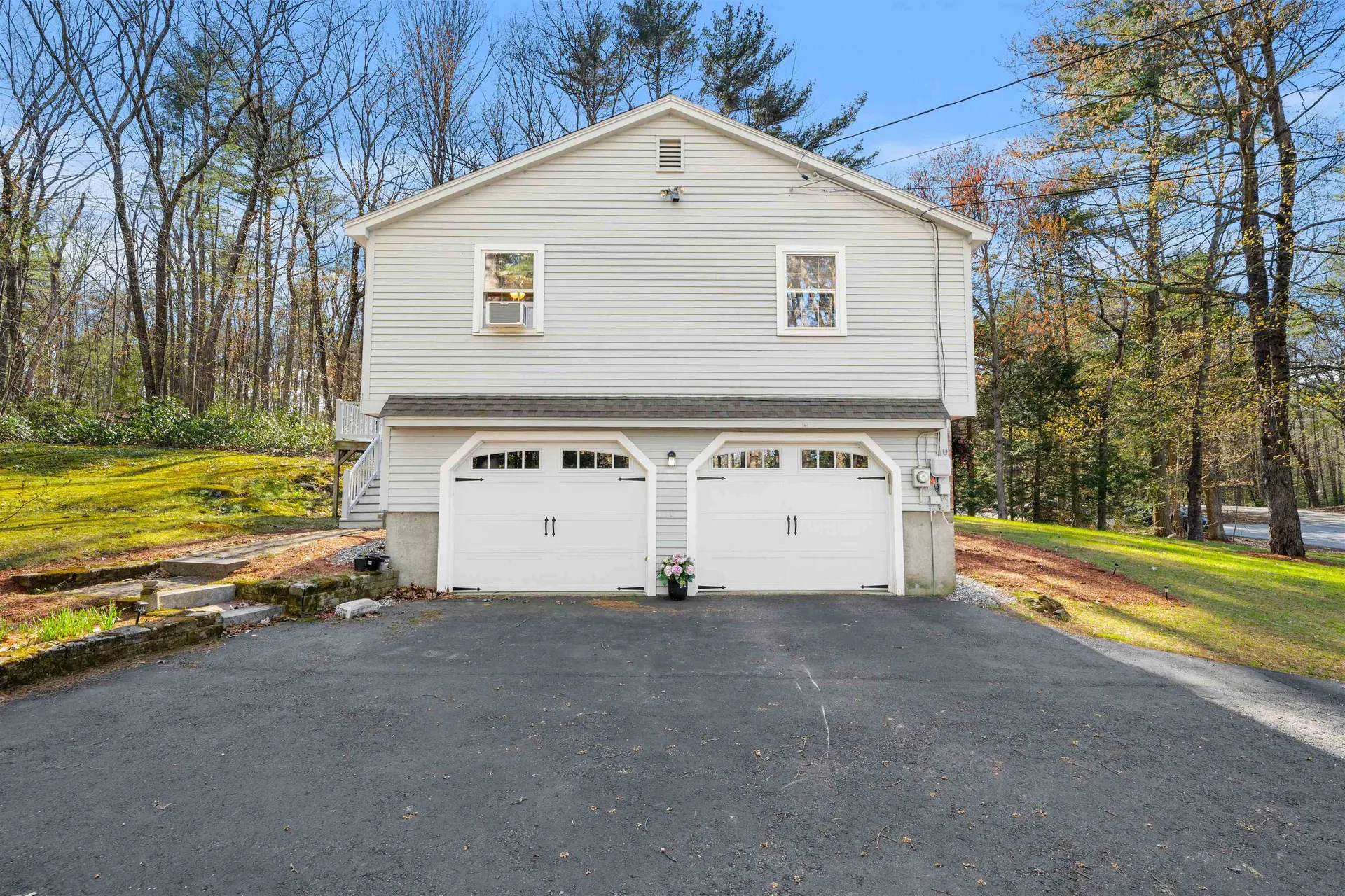 6 Newbury Drive Amherst NH 03031