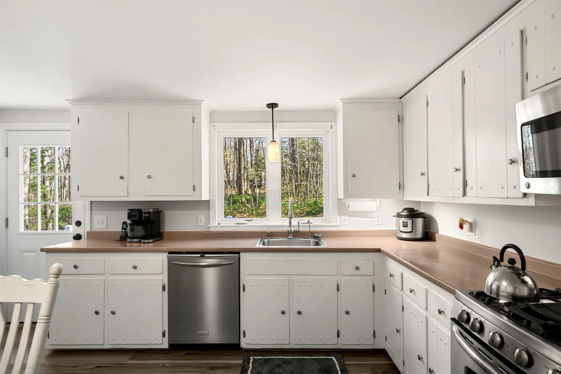 6 Newbury Drive Amherst NH 03031