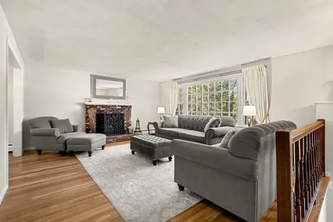 6 Newbury Drive Amherst NH 03031