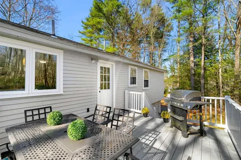 6 Newbury Drive Amherst NH 03031