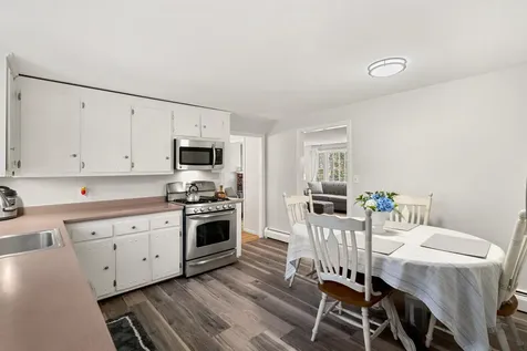 6 Newbury Drive Amherst NH 03031