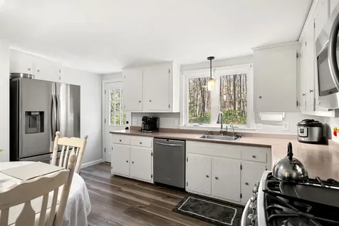 6 Newbury Drive Amherst NH 03031
