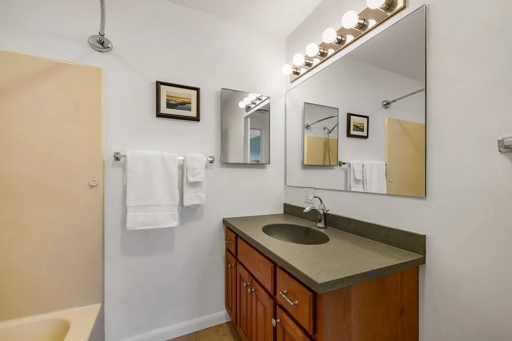 10 Great Cove Drive Newmarket NH 03857