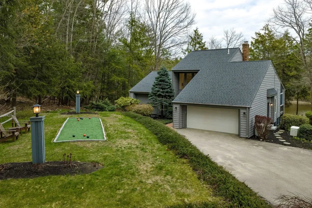10 Great Cove Drive Newmarket NH 03857