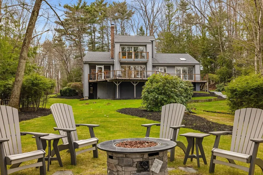 10 Great Cove Drive Newmarket NH 03857