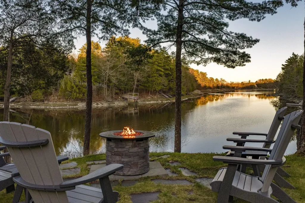 10 Great Cove Drive Newmarket NH 03857