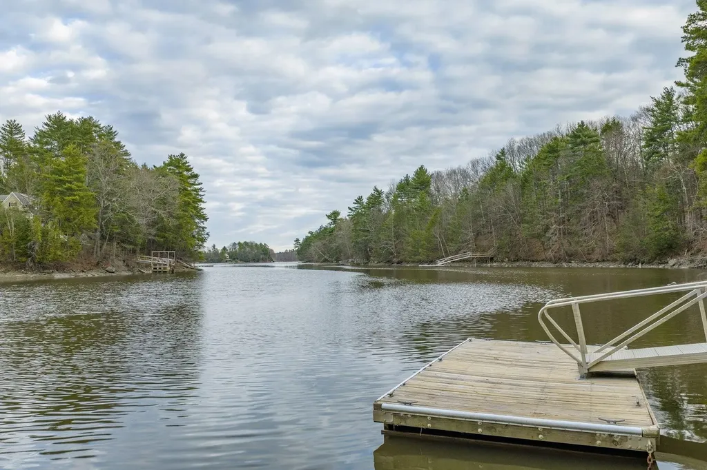 10 Great Cove Drive Newmarket NH 03857
