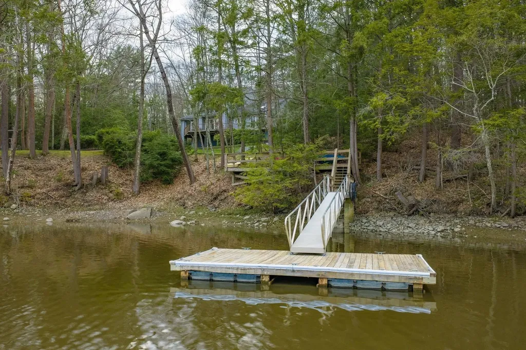 10 Great Cove Drive Newmarket NH 03857