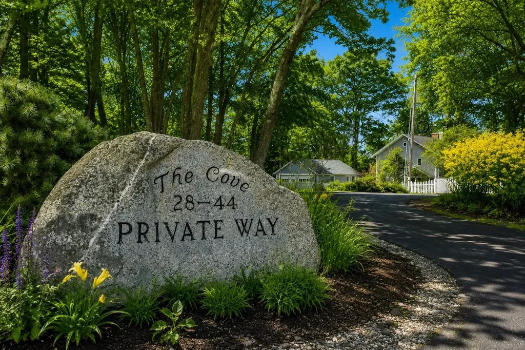 28 Colony Cove Road Durham NH 03824