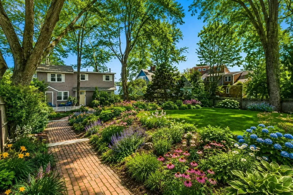28 Colony Cove Road Durham NH 03824