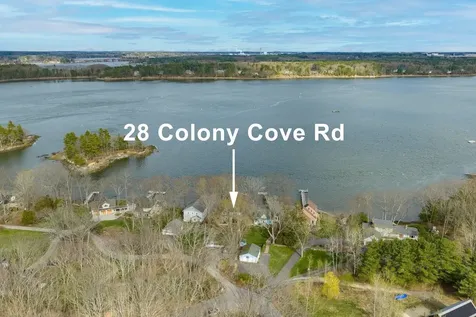 28 Colony Cove Road Durham NH 03824