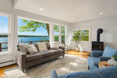 28 Colony Cove Road Durham NH 03824