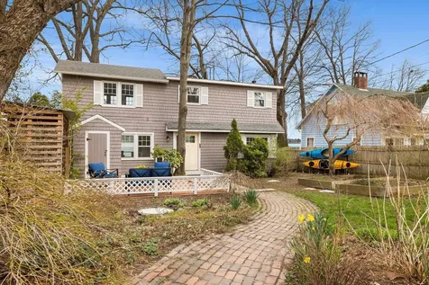28 Colony Cove Road Durham NH 03824