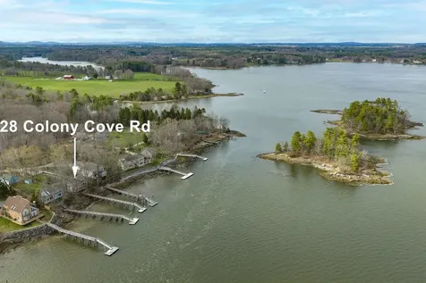 28 Colony Cove Road Durham NH 03824