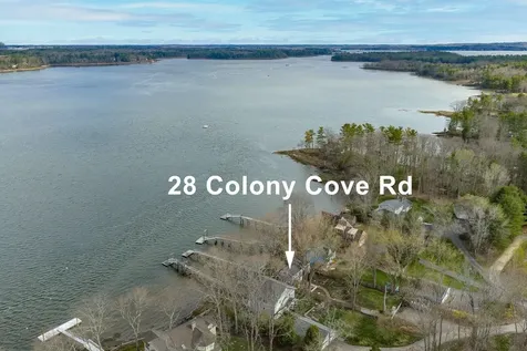 28 Colony Cove Road Durham NH 03824