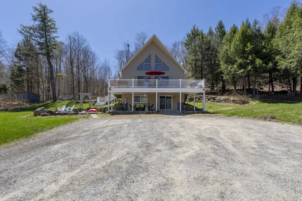 14 Loyd Lane Harrisville NH 03450