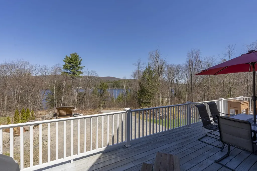 14 Loyd Lane Harrisville NH 03450