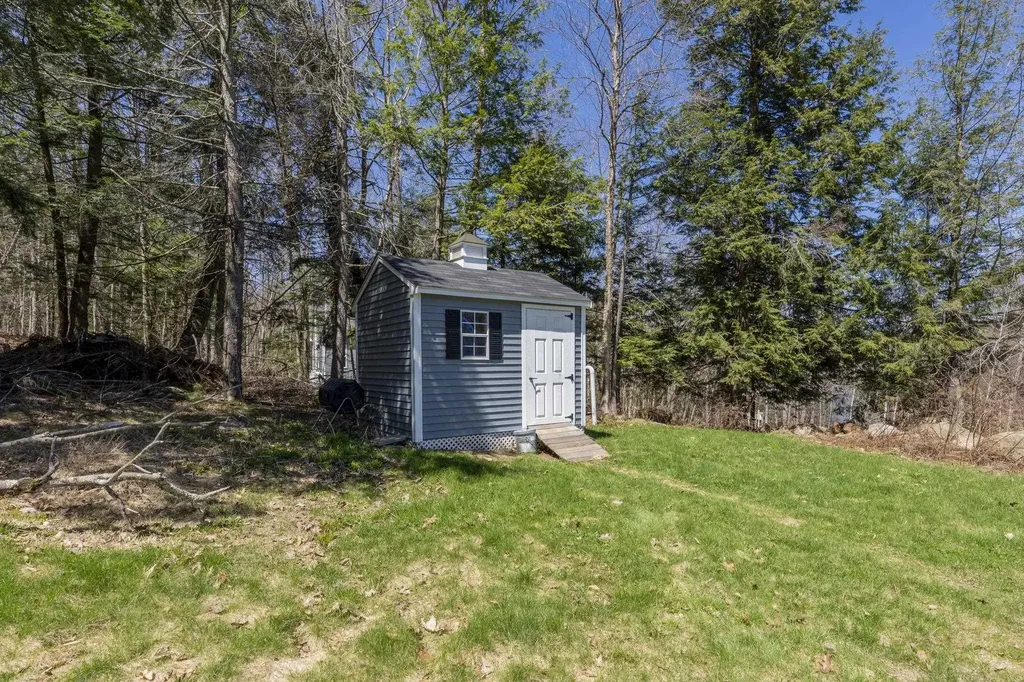 14 Loyd Lane Harrisville NH 03450