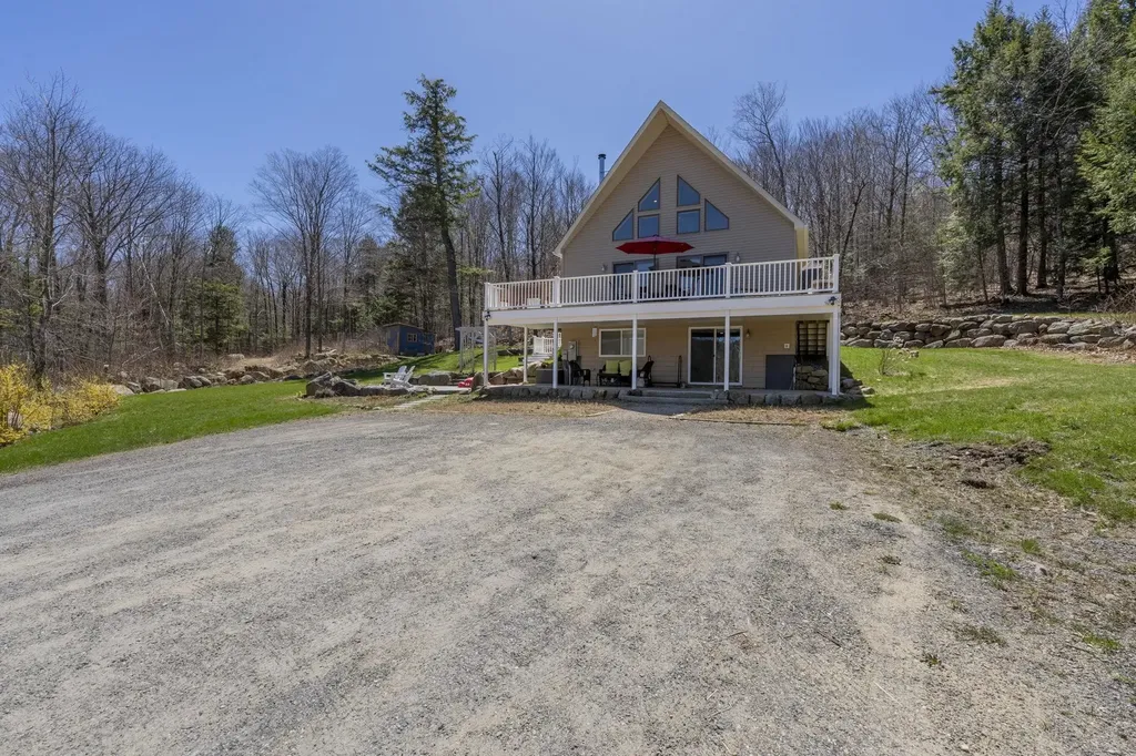 14 Loyd Lane Harrisville NH 03450