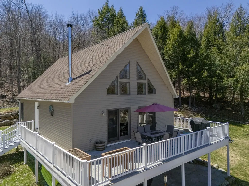 14 Loyd Lane Harrisville NH 03450