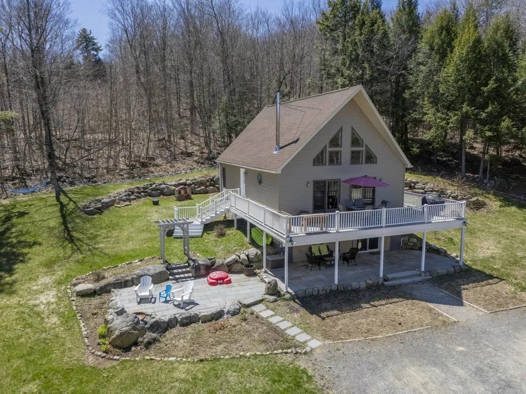 14 Loyd Lane Harrisville NH 03450