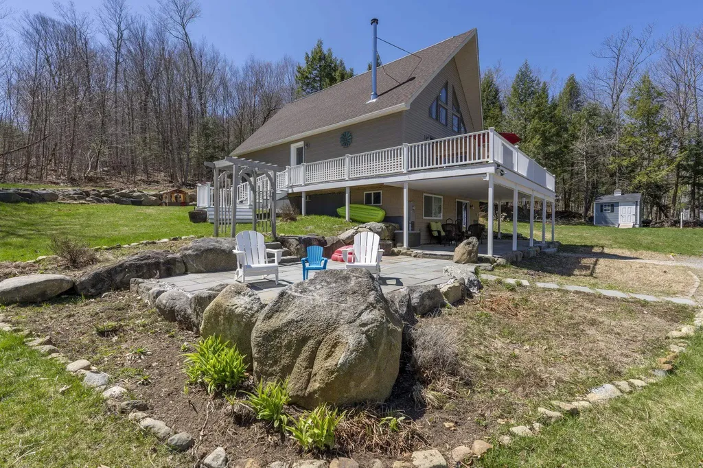 14 Loyd Lane Harrisville NH 03450