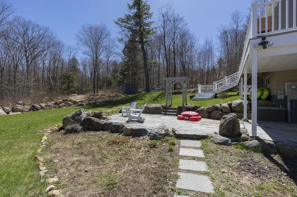 14 Loyd Lane Harrisville NH 03450