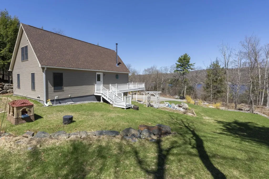 14 Loyd Lane Harrisville NH 03450