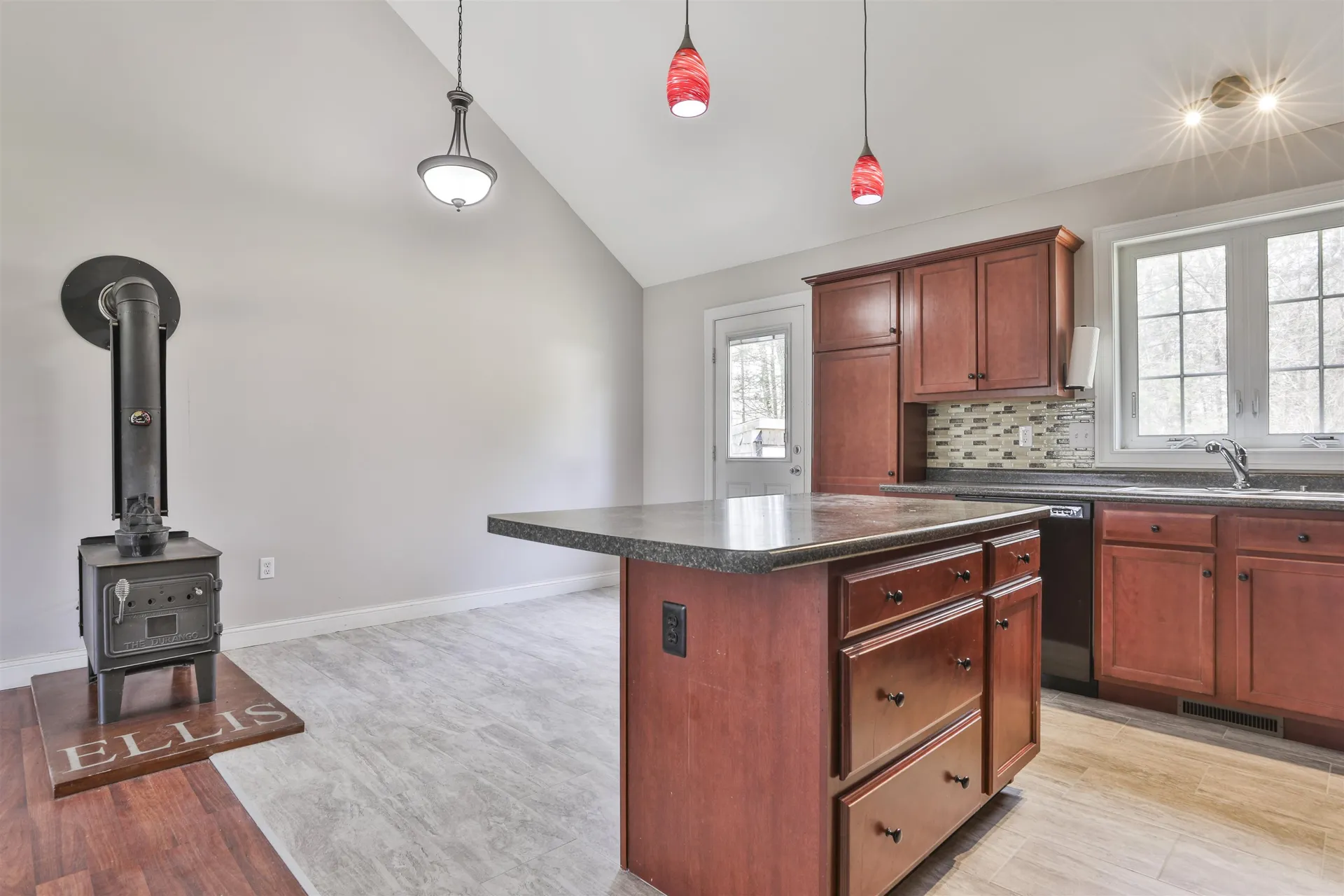 109 Old Brookline Road Milford NH 03055