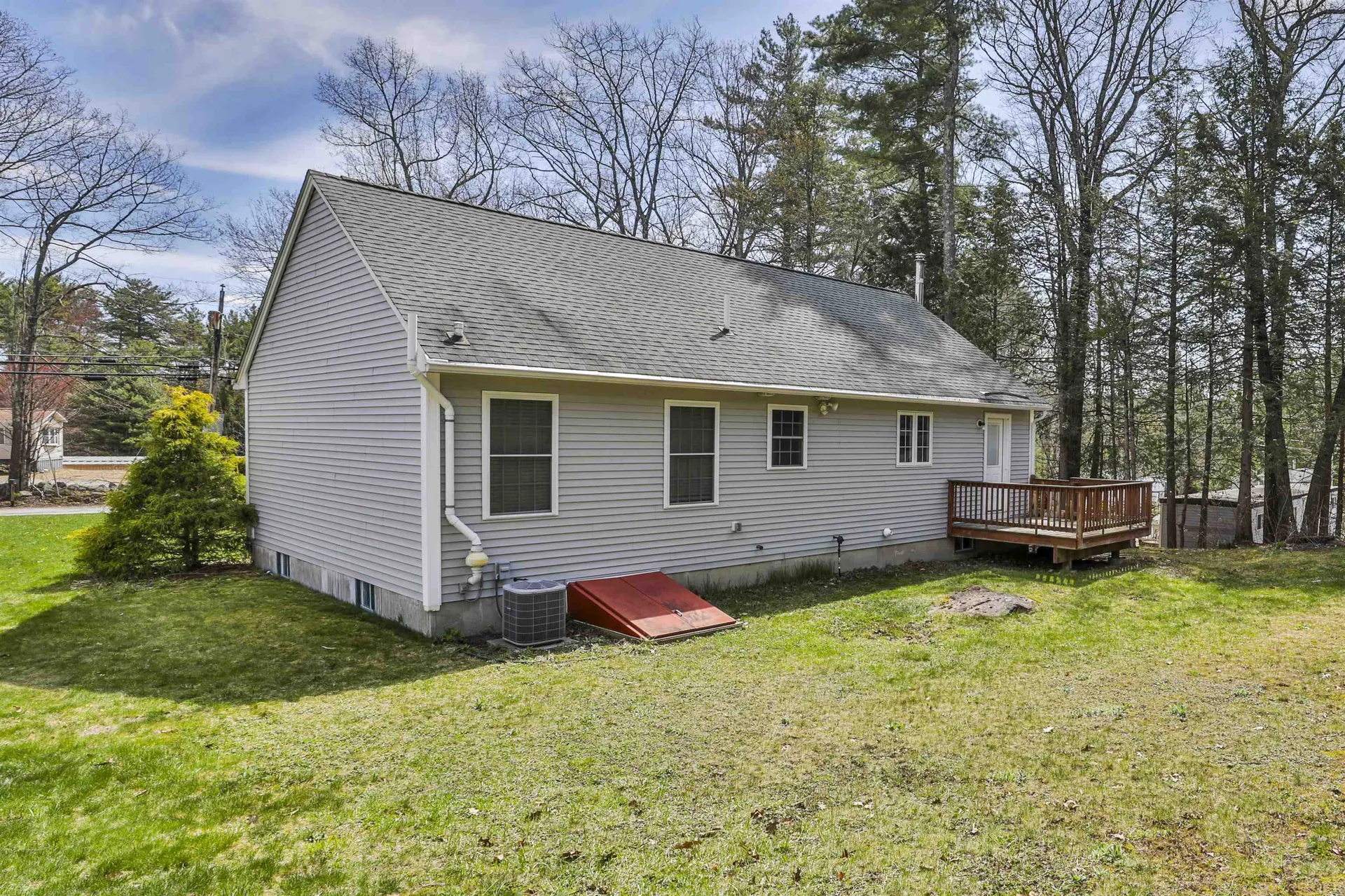 109 Old Brookline Road Milford NH 03055